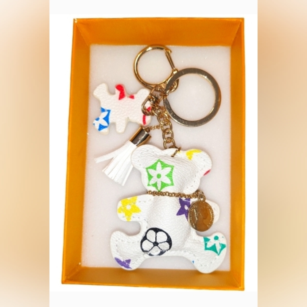 🆕️🌈FASHION🌈 Cute  Bear Keychain Pendant Tassel Bag Charm $35 each with box - Picture 13 of 16